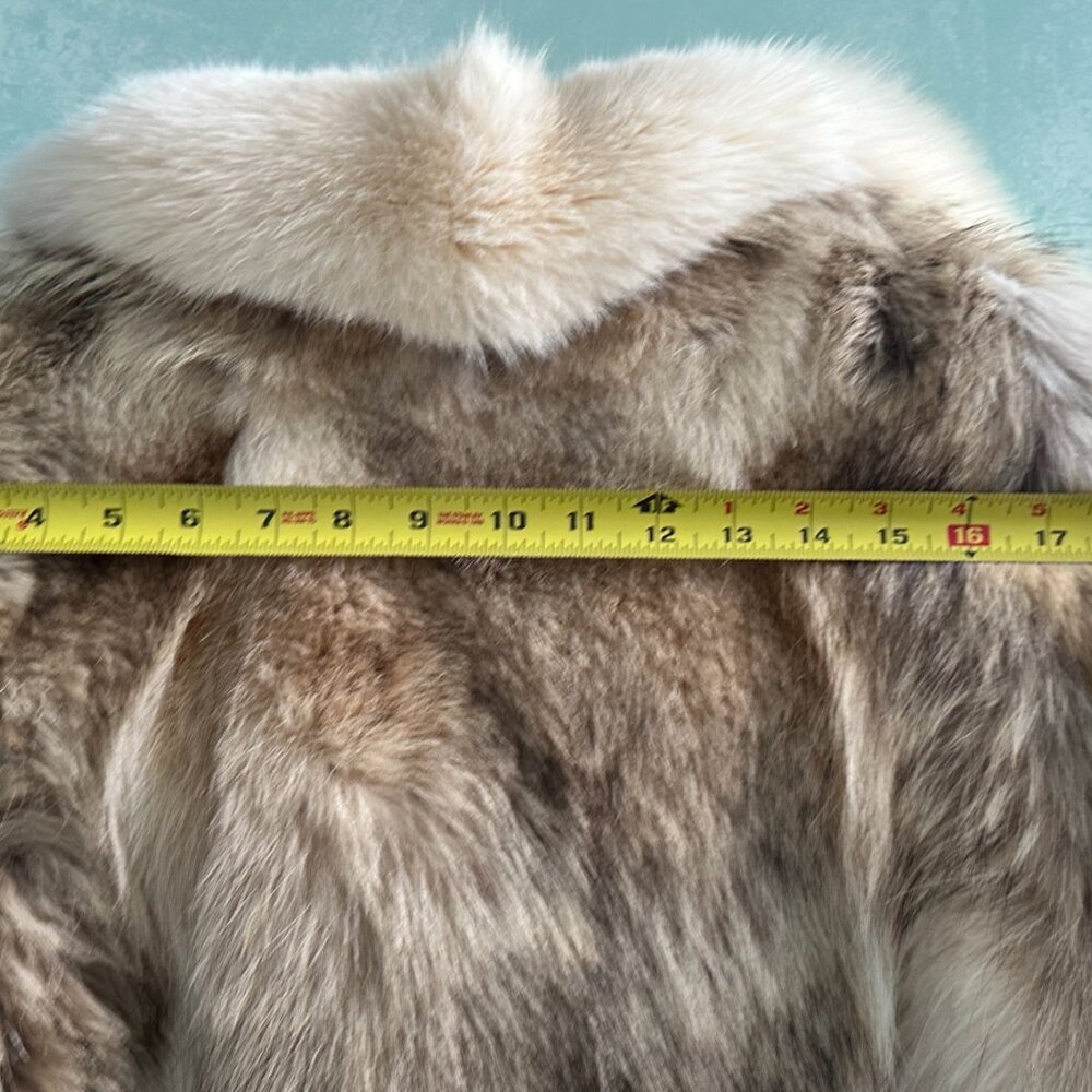 Genuine Coyote Fur Coat with Fox Trim | Vintage  – Med – Gorgeous Plush & Soft - Picture 15 of 16